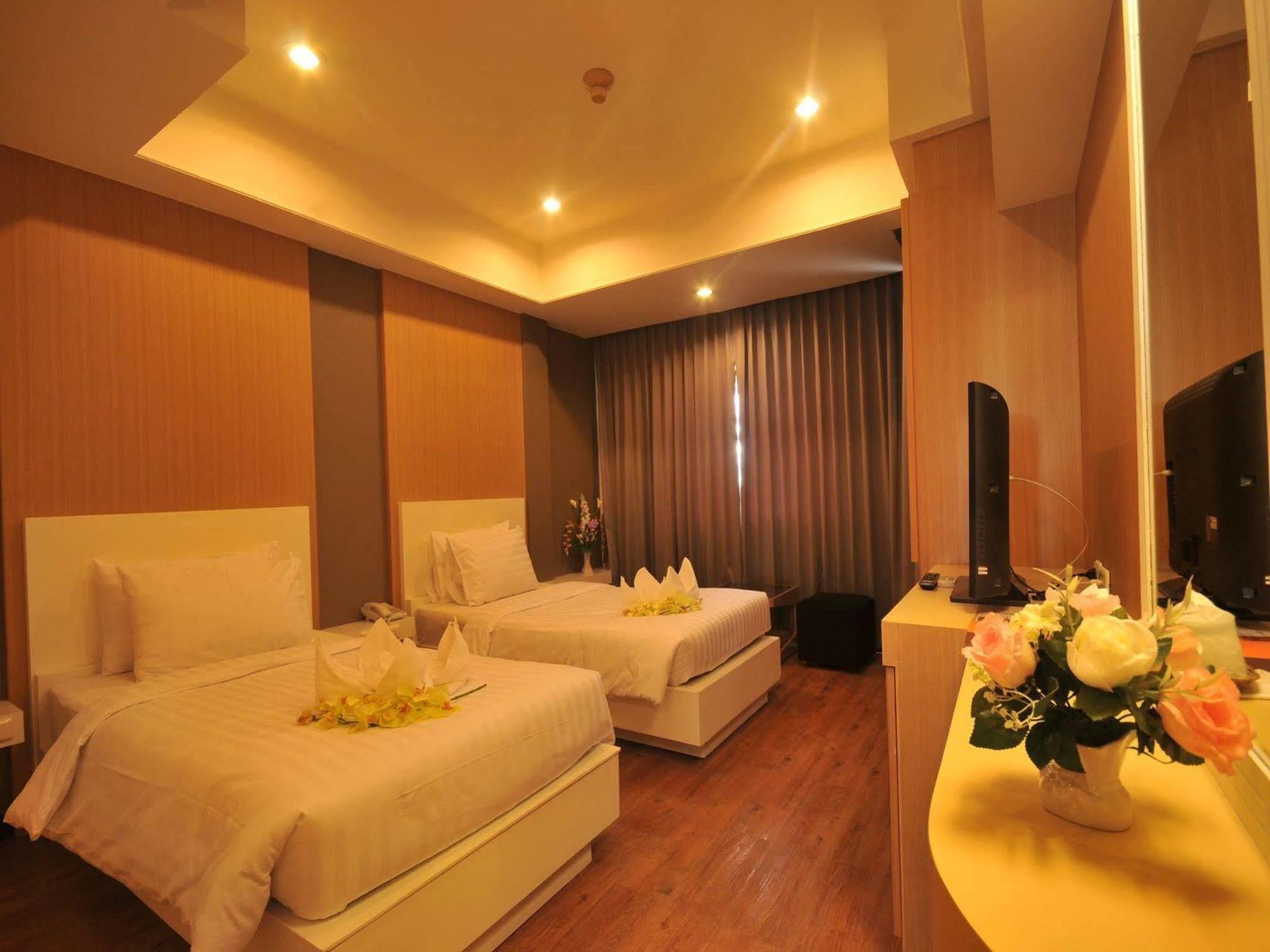 New Travel Lodge Hotel Chanthaburi Exterior foto